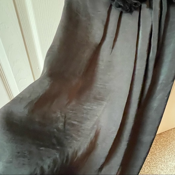 𝅺KEREN Hart black sleeveless shirt - Picture 2 of 6